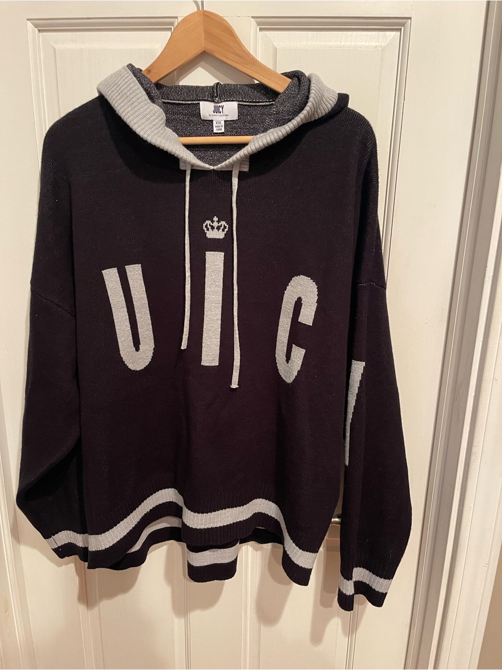 Juicy Couture Women’s Black & Gray Logo Hoodie Sweater XXL